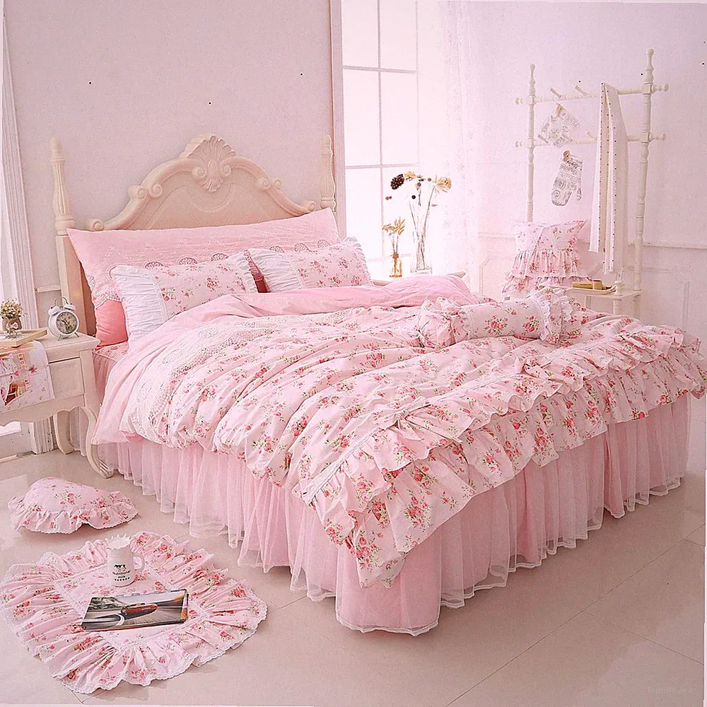 LELVA Romantic Roses Print Duvet Cover Set with Bed Skirt Pink Lace Ruffle